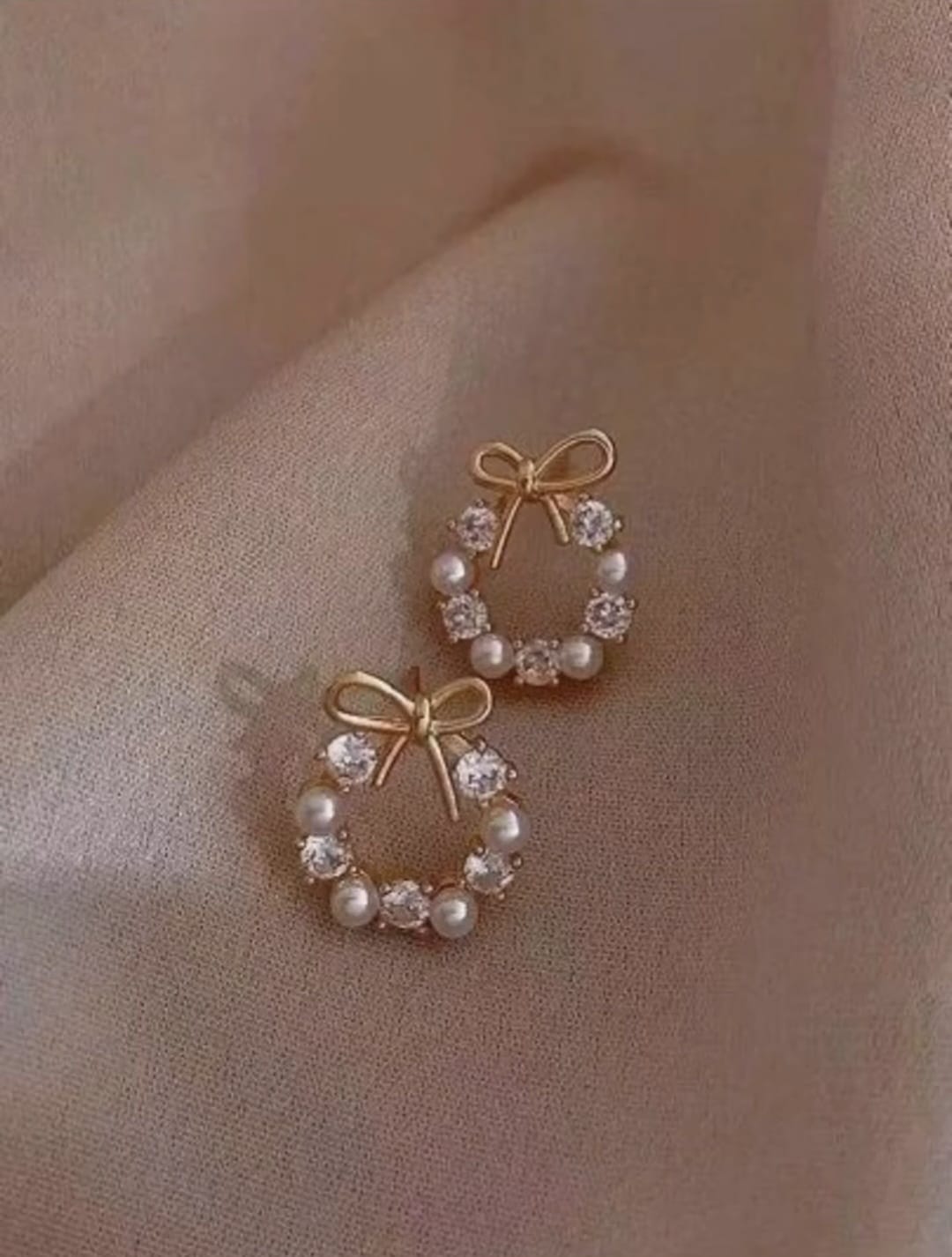 DAINTY BOW EARINGS